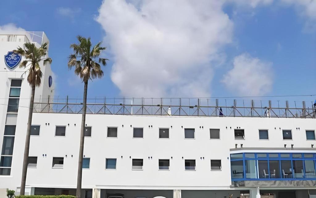 Mykonos Resort Miura Yokosuka Bagian luar foto